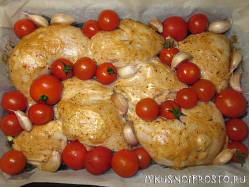 Курица с помидорами в духовке4